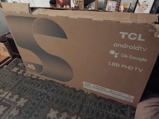 Tv smart 43" polegadas  Android tcl estado de nova 