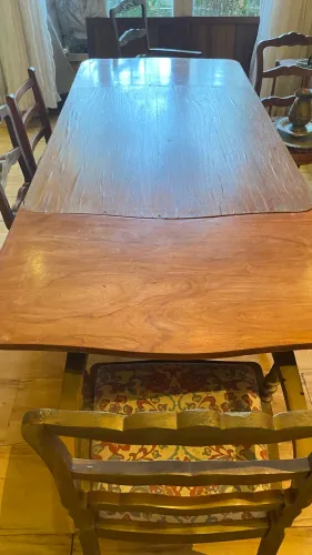 Mesa extensível de imbuia maciça com 4 cadeiras