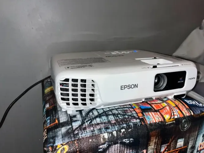 Projetor Epson Powerlite X24+ 3500lm Wi-fi Branco