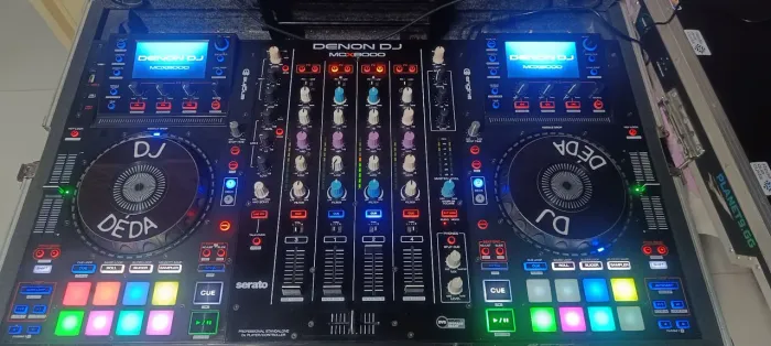 Leia o anúncio controladora denon mcx 8000