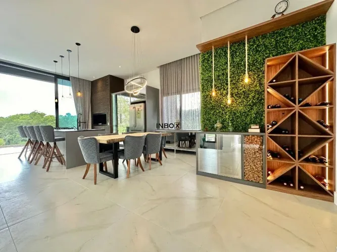 INBOX CIA IMOBILIÁRIA VENDE EM MONTE BELO DO SUL - Casa com três quartos mobiliada com pát
