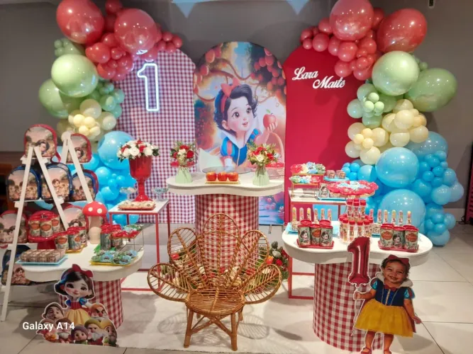 Decoração branca de neve