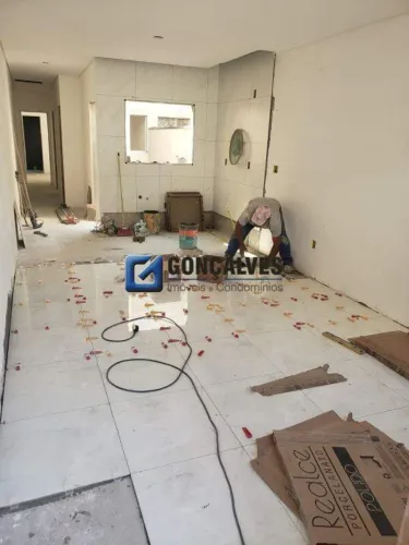 Sobrado à venda em Santo André (Jardim das Maravilhas)  2 quartos, 1 suíte, 65m²