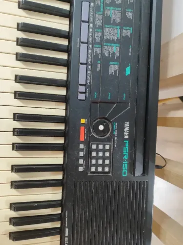 VENDO TECLADO YAMAHA PSR-150 + SUPORTE