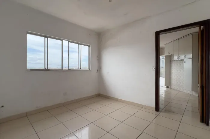 Casa com 2 Quarto(s) e 1 banheiro(s) para Alugar, 110 m² por R$ 1445 / Mês