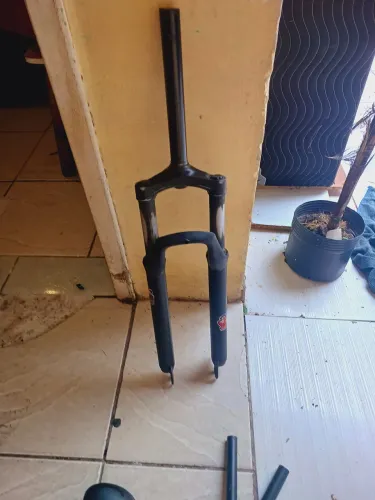 Uma suspensão aro 26 dois guiado e um banco original da colli