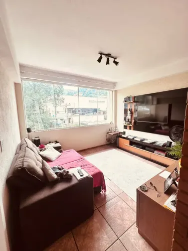 Apartamento com 55m2 para venda no Quarteirão Brasileiro, Petrópolis-RJ