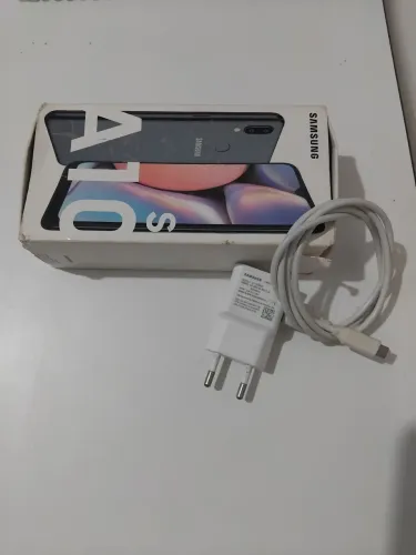 Samsung Galaxy A10s na caixa, com carregador, cartão de memória e película GRÁTIS