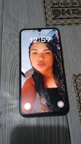 Vendo celular,  motivo,  estou precisando do dinheiro 