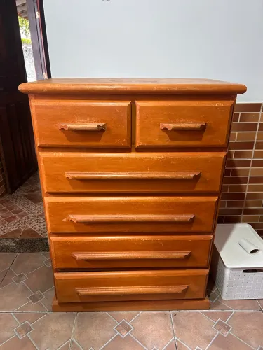 Cômoda alta de madeira maciça! 6 gavetas