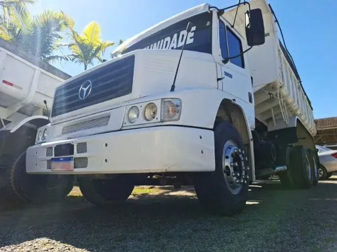 1620L 96 Caçamba Truck 13m³