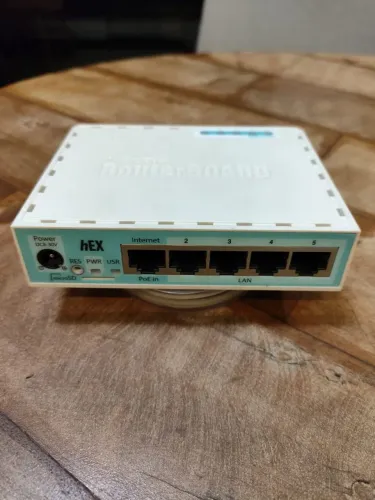 Mikrotik RB750Gr3(hEX)