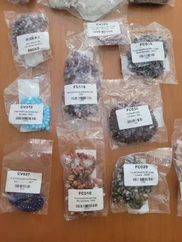 Lote de materiais para confecção de joias, adornos e semijoias