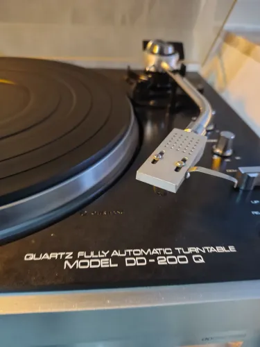 Toca Disco Gradiente Model DD-200 Q