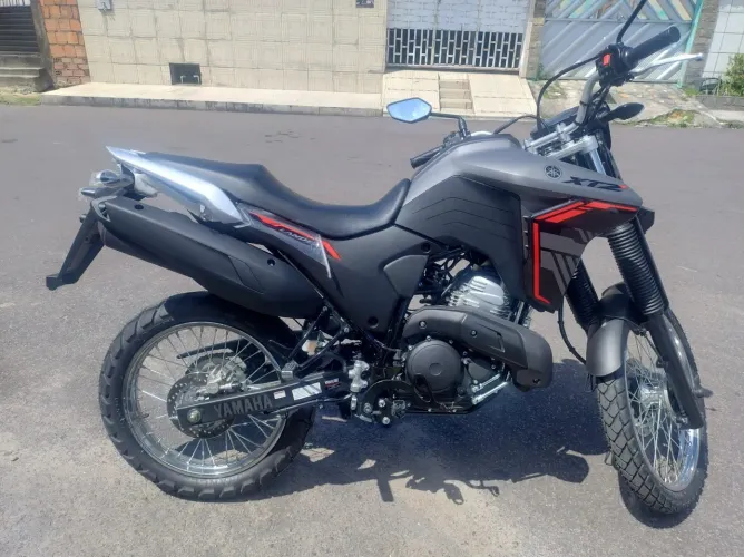 XTZ250 Lander