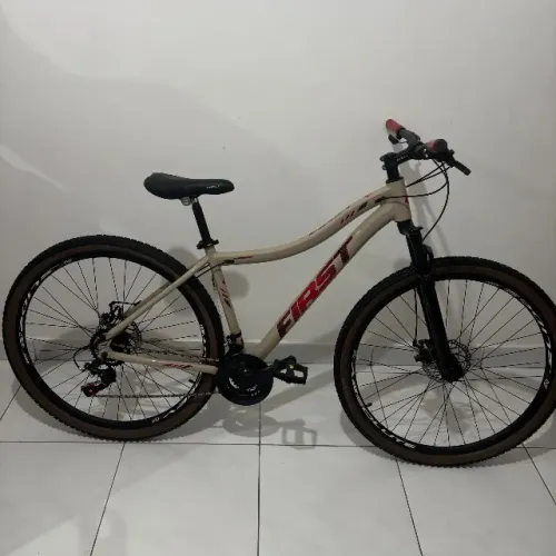 Bicicleta aro 29 first