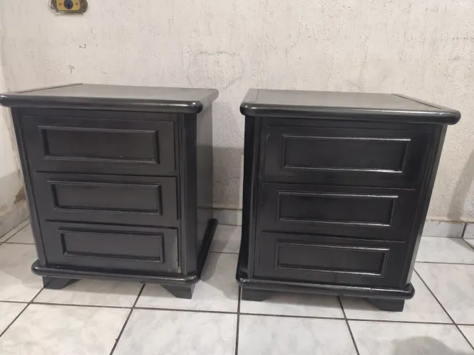 Criado mudo madeira maciça Mogno