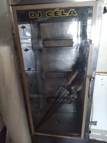 Maquina de frango 6 ganchos tudo funcionando