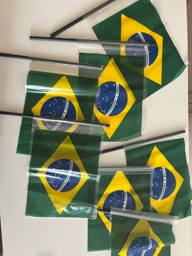 Bandeirinhas do Brasil com Haste