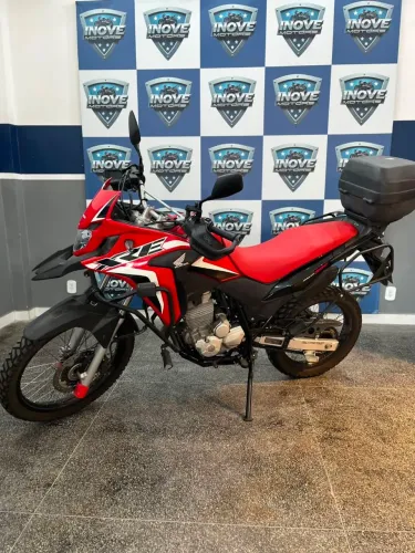 Vendo XRE 2022 menos de 5mil km rodados .