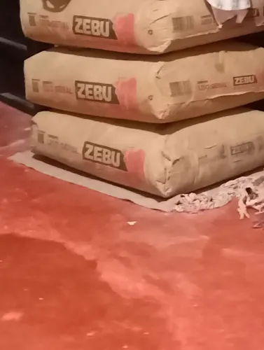 Vendo 4 saco de cimento cada um 47 reais 