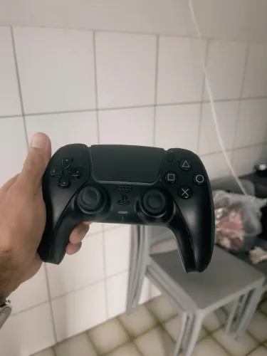 Controle preto de ps5