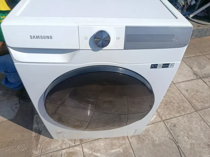 Vendo lava e seca Samsung com 3 meses de garantia