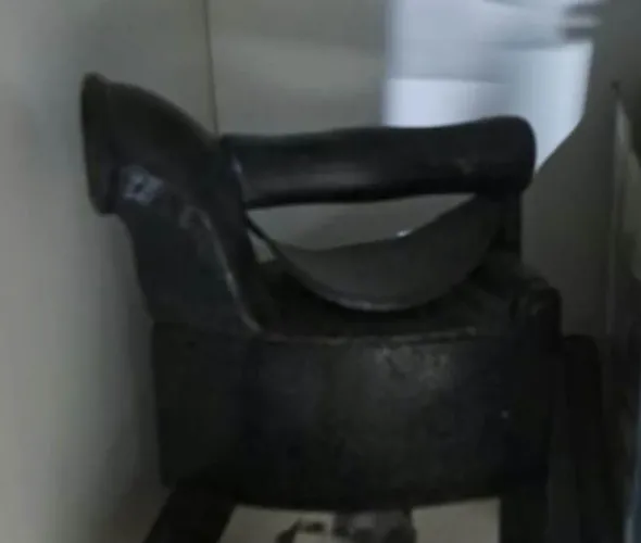 Ferro de carvão antigo vintage