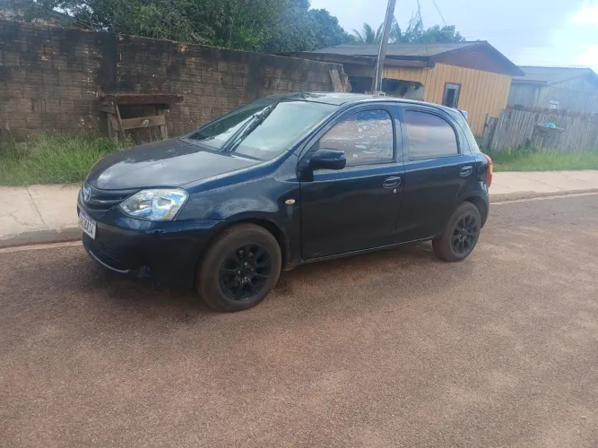 Toyota Etios XS 1.3 Flex 16V 5P Mec. 2013
