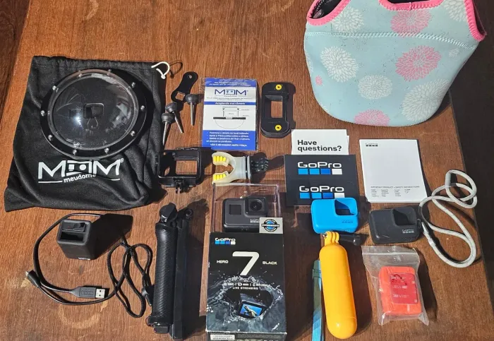 GoPro Hero 7 Black + Kit Completo (MeuDome, Carregador Duplo, Tripé e Cartão 32GB)