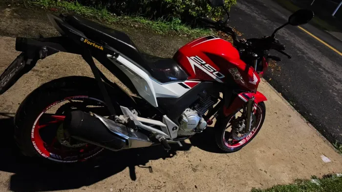 CB TWISTER 22