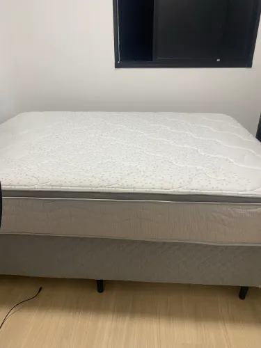 VENDO CAMA DE CASAL PLUMATEX SEMINOVA IMPECÁVEL 4 MESES DE USO 