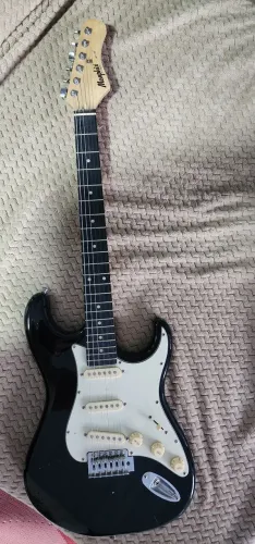 Guitarra black piano + pedal cuvave