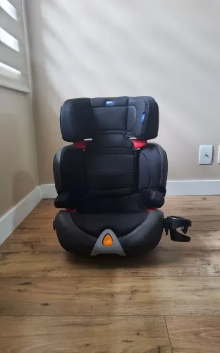 Vendo Cadeirinha Chicco Oasys 2-3 FixPlus 15kg a 36kg com Isofix