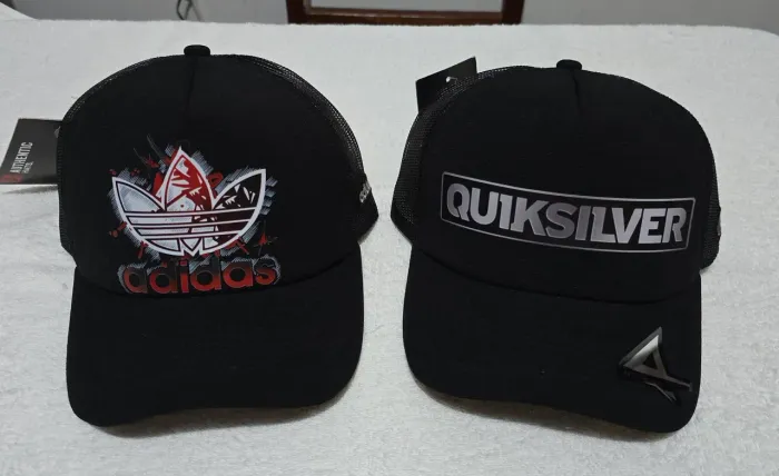 Bonés da Adidas e Quiksilver de tela 