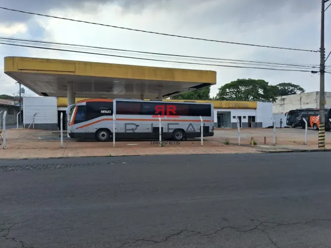 Posto de combustível na Vila Santista