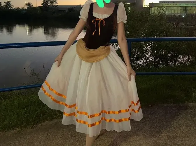 Figurino de ballet camponesa/giselle