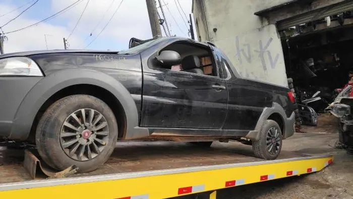Fiat Strada 1.4 2011 para retirada de peças