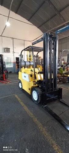 Empilhadeira YALE G83P 2,5t Revisada