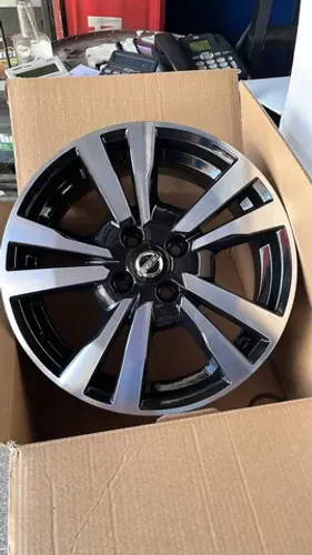 Roda Kicks aro 16 Black diamantada.