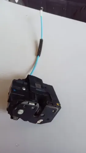 Tranca da porta traseira direita fiat mobi