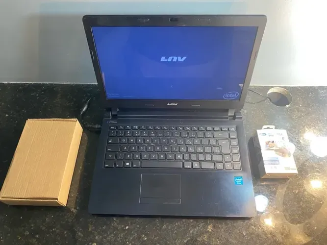 Notebook Lenovo / com garantia - aceito cartão