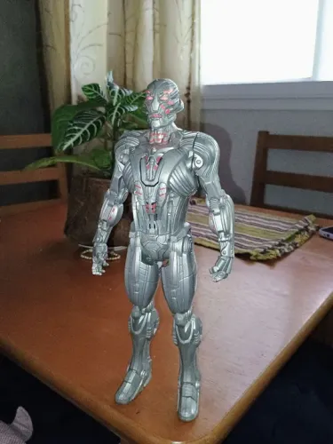 Boneco Ultron - Avengers: Age of Ultron 30 cm