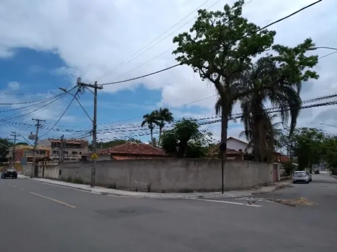 TREVO Maravista casa bem grande ideal para uso comercial