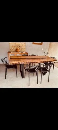 Mesa de Jantar de Madeira Maciça