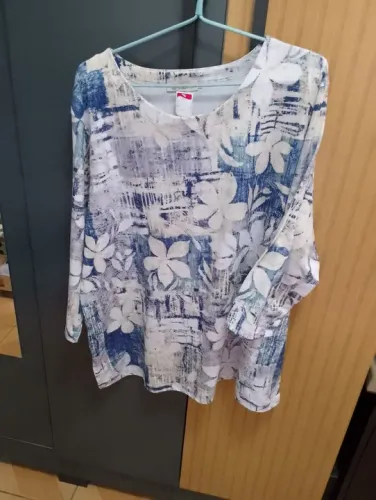Blusa estampada floral - Tamanho GG , EXCELENTE QUALIDADE E ESTADO 