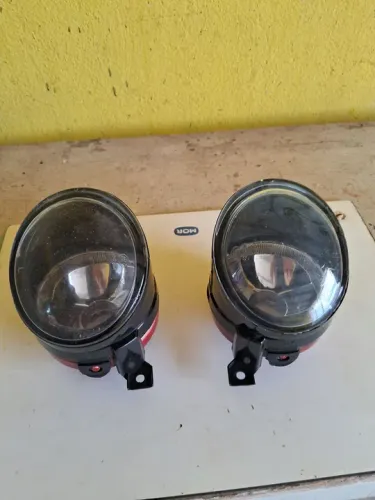 Vende-se farol de milha da hilux.