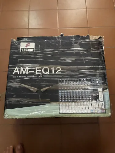 Mesa de som 12 canais Arcano