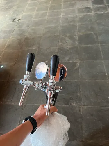 Torre de chopp estilo naja cromada com duas vias