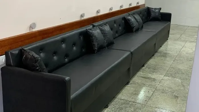 SOFÁ DE ESPERA NOVOS para todo tipo de COMÉRCIO em Corino 